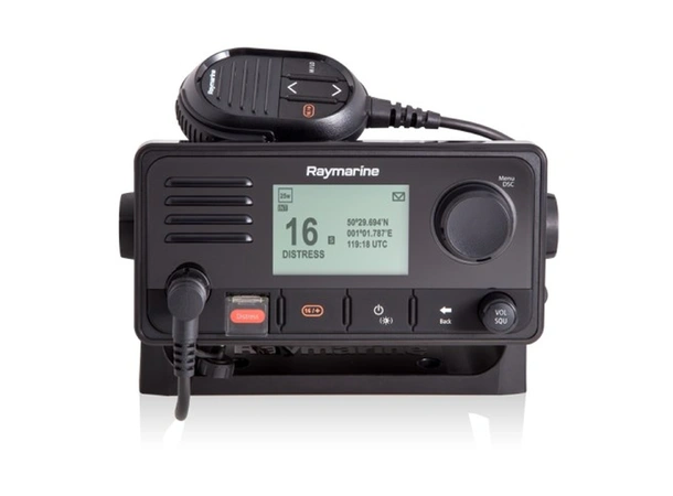 RAYMARINE Ray63 VHF med int. GPS mottaker
