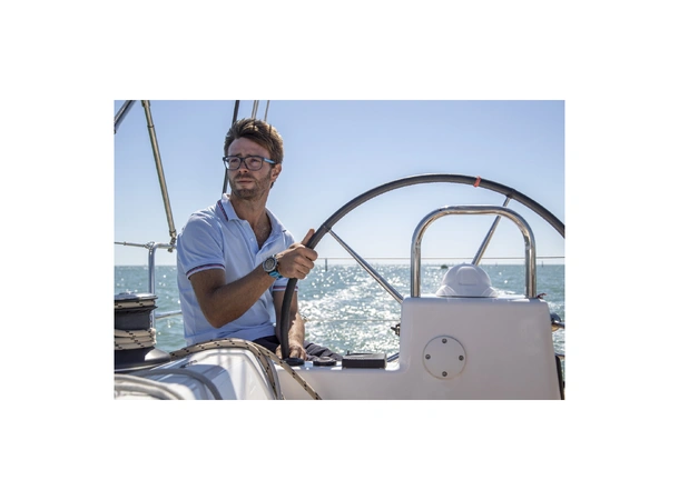 GARMIN Quatix 6 Titan - Safirglass Titan ventilert + cyan silkon