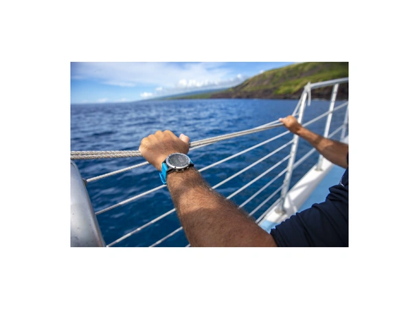 GARMIN Quatix 6 Titan - Safirglass Titan ventilert + cyan silkon