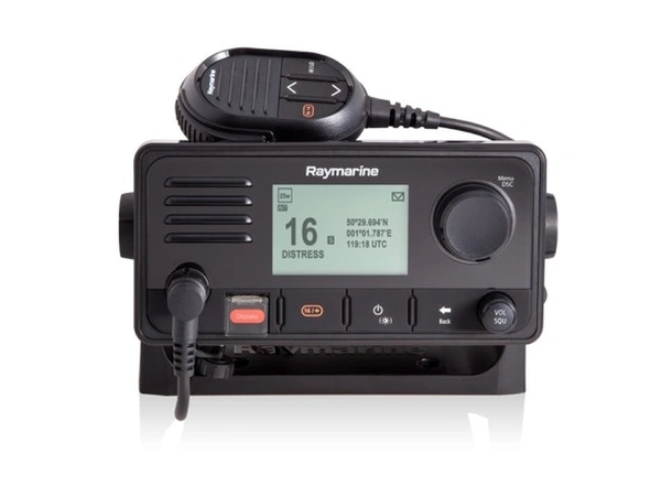 RAYMARINE Ray73 VHF med AIS Rx Integrert GPS mottaker og AIS mottaker