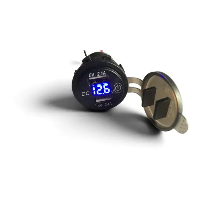 POLARPLUS 12/24v USB Uttak Lader A+a, Voltmeter blå LED med av/på knapp 