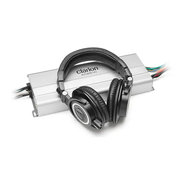 Clarion Xc2510 marine forsterker 4x50W + 200w 