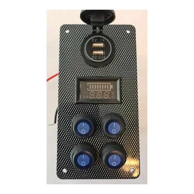 Bryterpanel m/voltmeter og USB uttak 4-veis - 160x80mm 