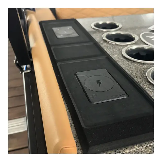 AQUAAMP 200 - Ladeplate 10W Qi u/magnet (MagSafe/PixelSnap) 