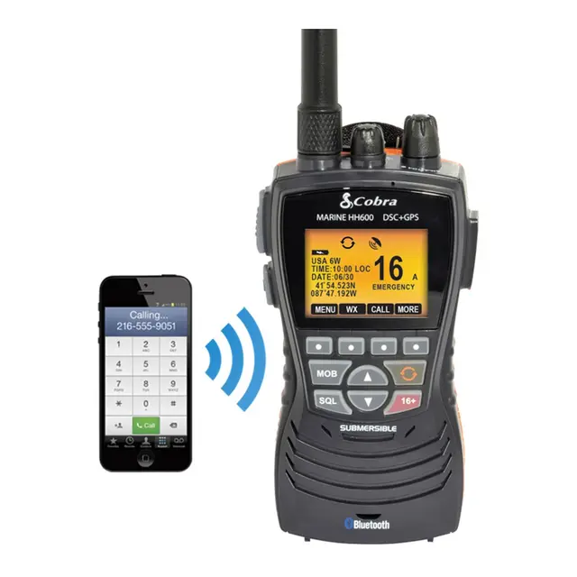 COBRA HH600 Håndholdt VHF m/GPS & DSC flyter i vann 