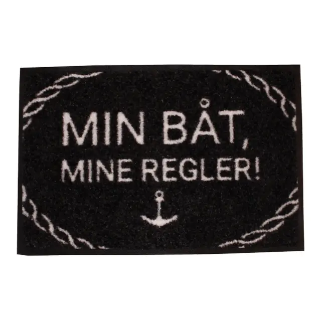 Matte - "Min båt, mine regler" Sort - 45x30cm 