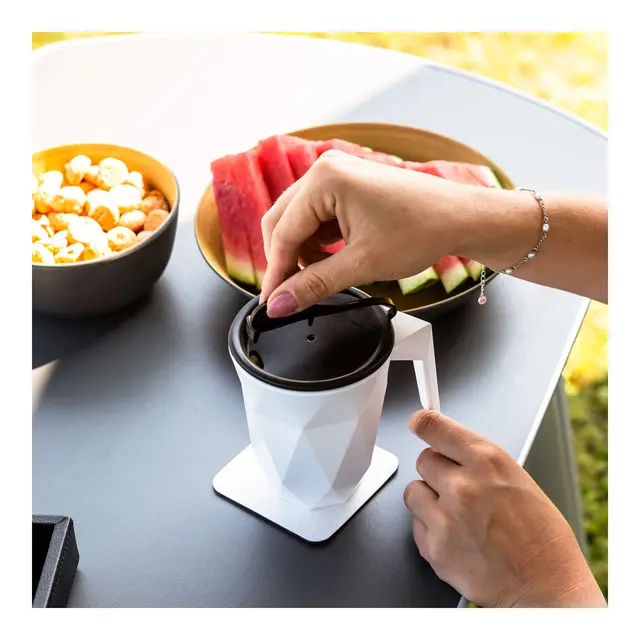 SILWY Magnetic Kaffekrus To-Go (plast) m/lokk og Stick-on magnetpad 