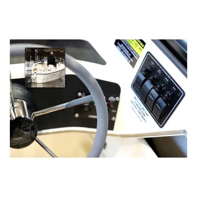 BLUE SEA Bryterpanel, 4 brytere sort vanntett (8372) 