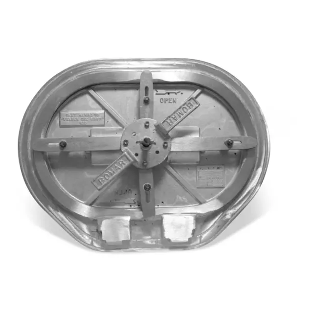 BOMAR Dørkluke, Alu 597x775 Stadionform hengslet - til yrkesb - Lloydgk 