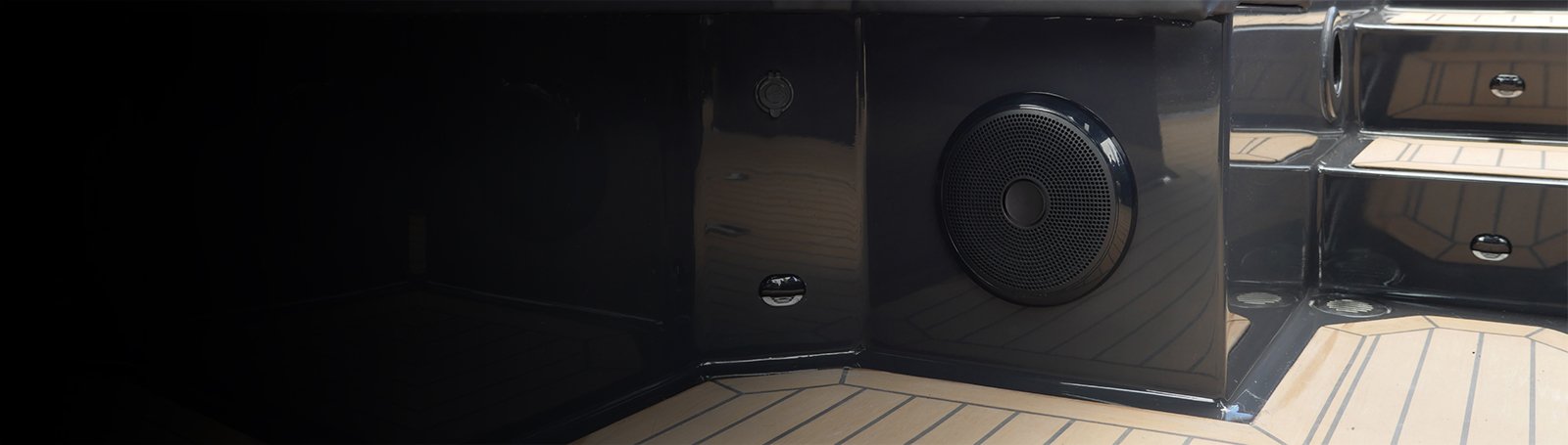 Båthøyttaler FUSION XS Series 10 subwoofer RGB LED IP65 600W hvit og grå sportsgrill 0100219820