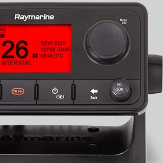 VHF RAYMARINE Ray63 med int GPS mottaker E70516