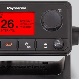 VHF og AIS RAYMARINE Ray63 med int GPS mottaker E70516