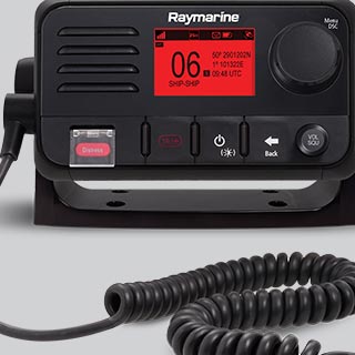VHF og AIS RAYMARINE Ray53 Radio med inb GPS Innebygd GPSmottaker E70524