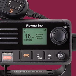 VHF og AIS RAYMARINE Ray53 Radio med inb GPS Innebygd GPSmottaker E70524