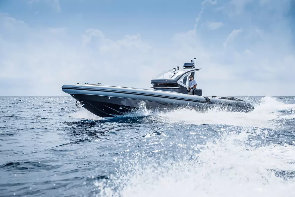 Radar RAYMARINE Quantum 2 Doppler 18 Sort med 10 m strømkabel eller datakabel T70549