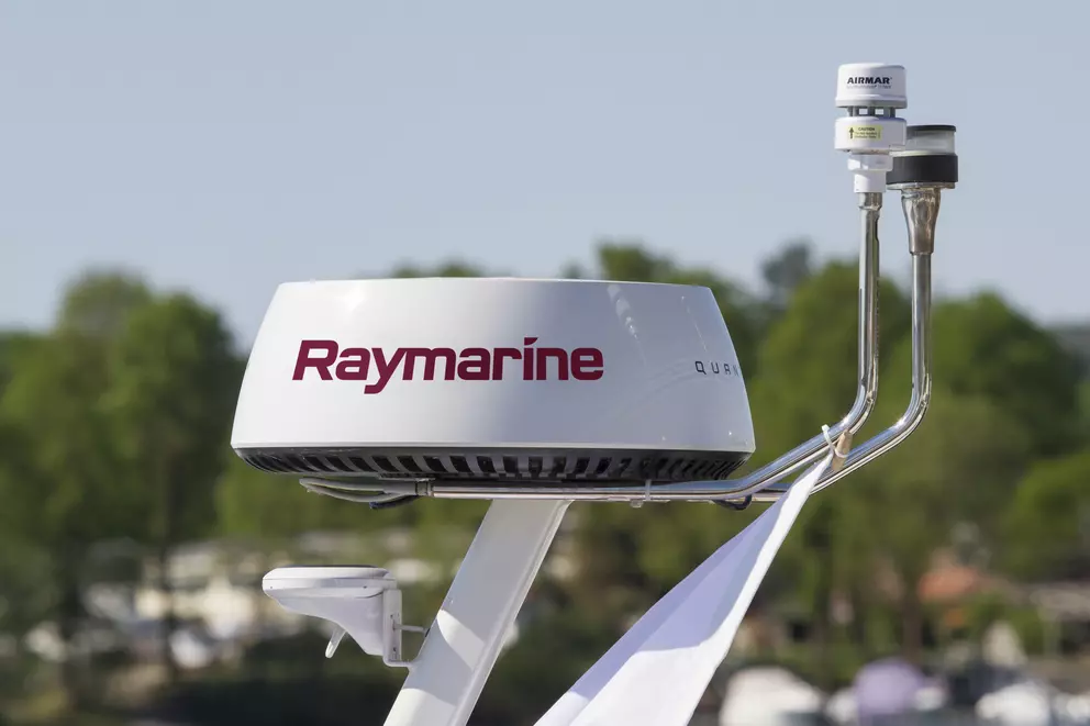 Radar RAYMARINE Quantum 2 Doppler 18 Sort med 10 m strømkabel eller datakabel T70549